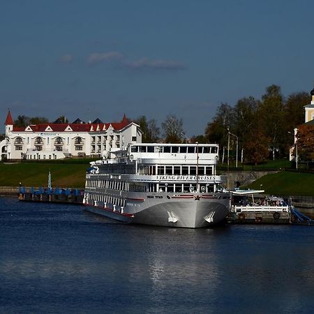 Azimut Hotel Uglich Exterior foto